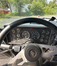 1999 Mack CL713 SLEEPER