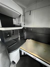 2023 Kenworth T680
