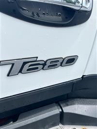 2023 Kenworth T680