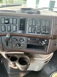 2016 Volvo VNL