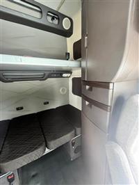 2016 Volvo VNL