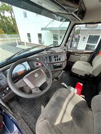 2013 Volvo VNM