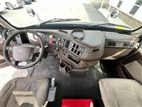 2013 Volvo VNM
