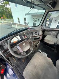 2013 Volvo VNM