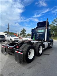 2013 Volvo VNM