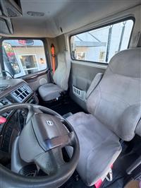2013 Volvo VNM