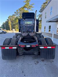 2013 Volvo VNM