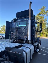 2013 Volvo VNM