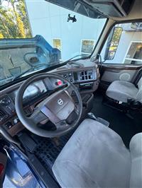 2013 Volvo VNM