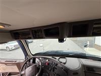 2013 Volvo VNM