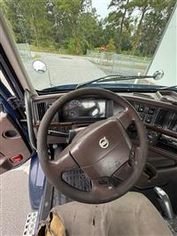 2013 Volvo VNM