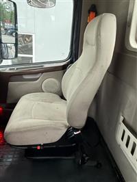 2013 Volvo VNM