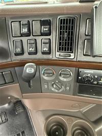 2013 Volvo VNM