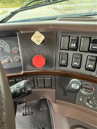 2013 Volvo VNM