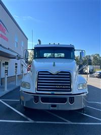 2016 Mack CXU613 DAY CAB