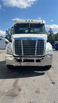2011 Freightliner CASCADIA DAY CAB