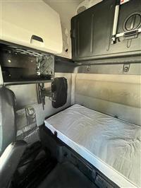 2019 Freightliner CASCADIA 126