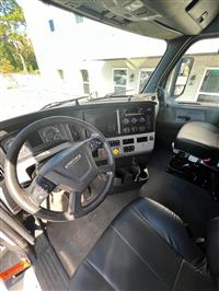 2019 Freightliner CASCADIA 126