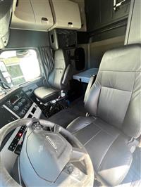 2019 Freightliner CASCADIA 126