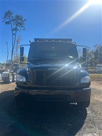 2011 Freightliner M2 106