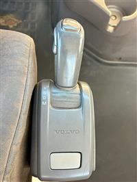 2016 Volvo VNM SINGLE AXLE DAY CAB