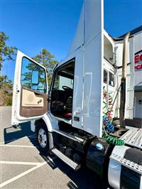2016 Volvo VNM SINGLE AXLE DAY CAB