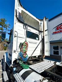 2016 Volvo VNM SINGLE AXLE DAY CAB