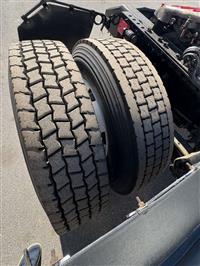 2016 Volvo VNM SINGLE AXLE DAY CAB