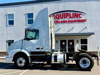2016 Volvo VNM SINGLE AXLE DAY CAB