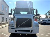 2017 Volvo VNM SINGLE AXLE DAY CAB