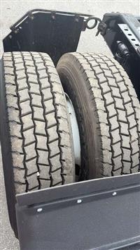 2017 Volvo VNM SINGLE AXLE DAY CAB