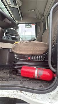 2017 Volvo VNM SINGLE AXLE DAY CAB