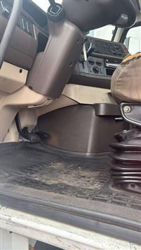 2017 Volvo VNM SINGLE AXLE DAY CAB