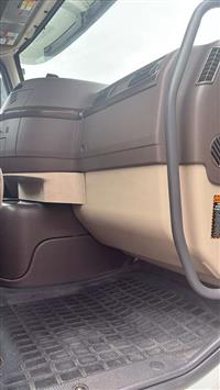 2017 Volvo VNM SINGLE AXLE DAY CAB