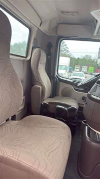 2017 Volvo VNM SINGLE AXLE DAY CAB
