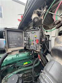 2017 Volvo VNM SINGLE AXLE DAY CAB