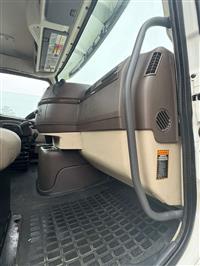 2017 Volvo VNM SINGLE AXLE DAY CAB