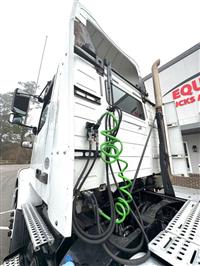 2017 Volvo VNM SINGLE AXLE DAY CAB