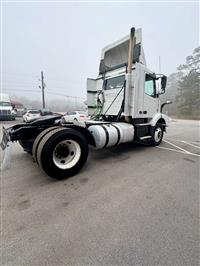 2017 Volvo VNM SINGLE AXLE DAY CAB