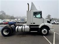2017 Volvo VNM SINGLE AXLE DAY CAB