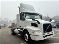 2017 Volvo VNM SINGLE AXLE DAY CAB