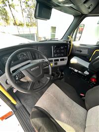 2022 Freightliner CASCADIA 116