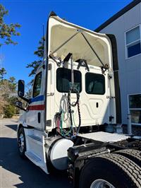 2019 Freightliner CASCADIA 126