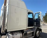 2018 Mack CXU613 FLAT TOP SLEEPER