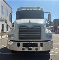 2018 Mack CXU613 FLAT TOP SLEEPER