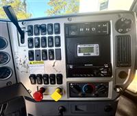 2018 Mack CXU613 FLAT TOP SLEEPER