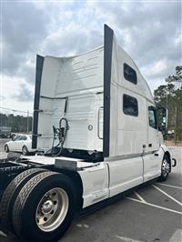 2023 Volvo VNL860