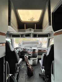 2011 Volvo VNL