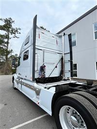 2011 Volvo VNL