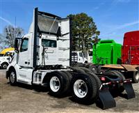 2019 Volvo VNL300